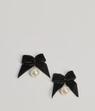 Luxe Detail Velvet Bow Pearl Earrings