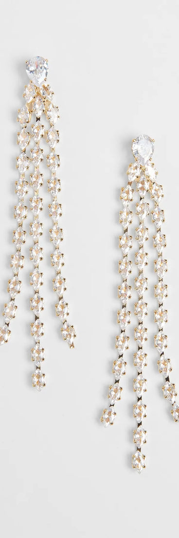 Get inspired with the Style So Divine Chandelier Fringe Earrings, a feed-worthy gold piece that’s part of Windsor's updated and curated women’s clothing edit packed with must-have fall outfit ideas.