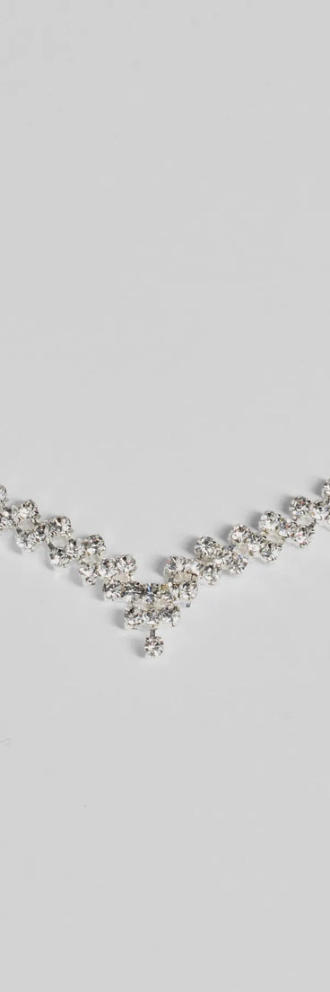 Get inspired with the All In The Shine Necklace Set, a feed-worthy silver piece that’s part of Windsor's updated and curated women’s clothing edit packed with must-have fall outfit ideas.