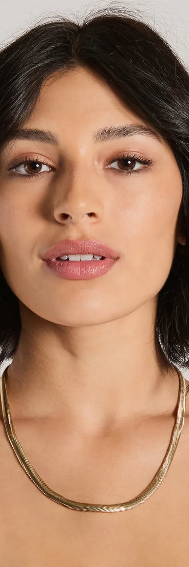 Gleam Always Snake Chain Necklace, a trendy gold addition to women's going-out outfits, is ideal for Christmas party outfits, chic NYE attire, or winter night-out looks that keep you on-trend!