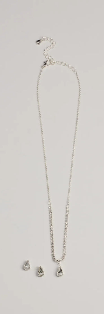 The Chic Delicate Rhinestone Necklace And Earrings Set helps create a chic silver women's cocktail outfit with a trendy texture and stylish design, ideal for wedding guest cocktail outfits or dinner parties.