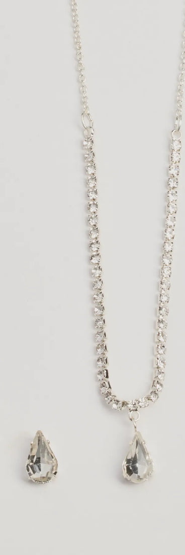The Chic Delicate Rhinestone Necklace And Earrings Set helps create a chic silver women's cocktail outfit with a trendy texture and stylish design, ideal for wedding guest cocktail outfits or dinner parties.