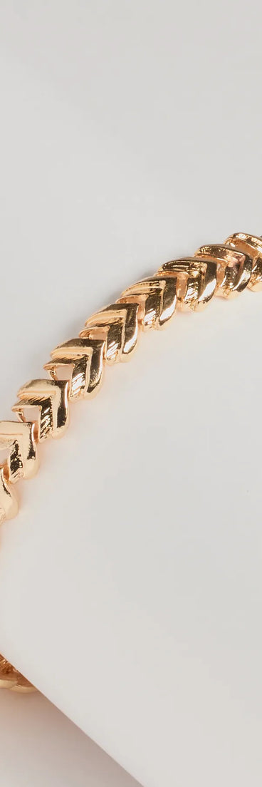 The Luxe Trendy Moments Metal Bracelet in gold is a women's workwear essential with an elevated fabric and chic silhouette, ideal for layering and versatile enough to take your look from office chic to going-out ready!