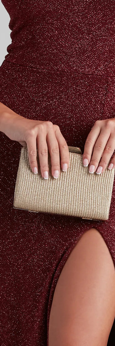 Catch This Glitter Ribbed Mesh Clutch