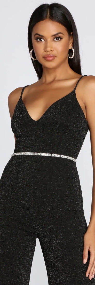 The Dainty Rhinestone Belt in silver is an elevated pick for your best outfit yet, effortlessly delivering a polished look that's sure to turn heads at any celebration.