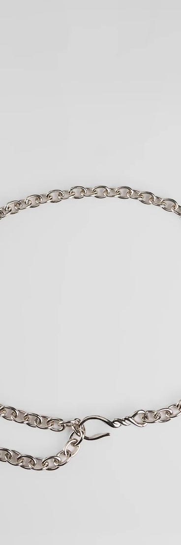 The Amp Up The Edge Chain Belt in silver brings edge and energy to your vibe, ready to elevate any festival look or concert outfit.