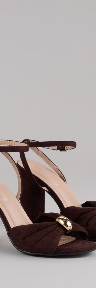 This piece brings trend-right energy to the Chic Streak Faux Suede Block Heels, perfect for fall outfits that stand out.