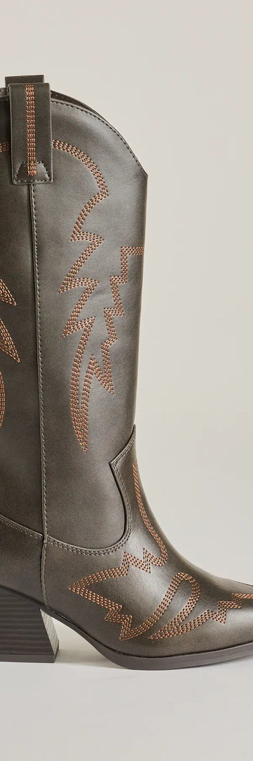 Upgrade your style game for 2025 with the Country Girl Era Block Heel Western Boots in brown, perfect for any fashion-forward wardrobe.