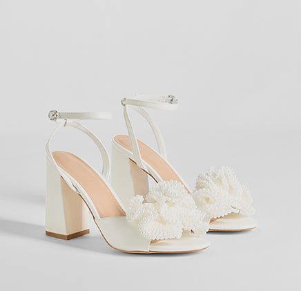 Shop beautiful shoes for weddings that add a touch of romance to your outfit, crafted to pair beautifully with wedding dresses for a flawless finish.