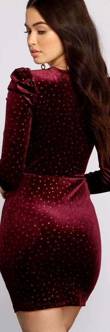 The Char Formal Velvet Glitter Mini Dress is a gorgeous pick as your 2023 prom dress or formal gown for wedding guest, spring bridesmaid, or army ball attire!