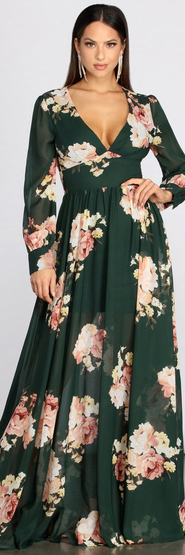 Irina Floral Chiffon A-Line Dress creates the perfect summer wedding guest dress or cocktail party dresss with stylish details in the latest trends for 2023!
