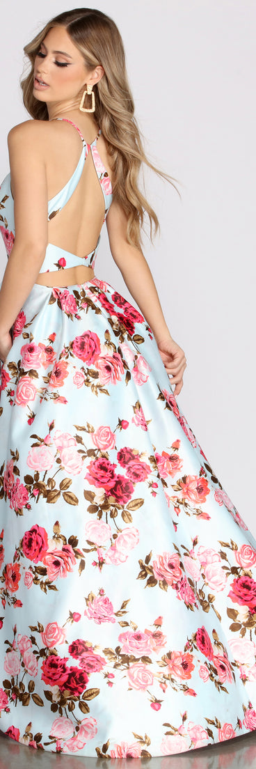 Leanna Floral High Low Dress creates the perfect summer wedding guest dress or cocktail party dresss with stylish details in the latest trends for 2023!