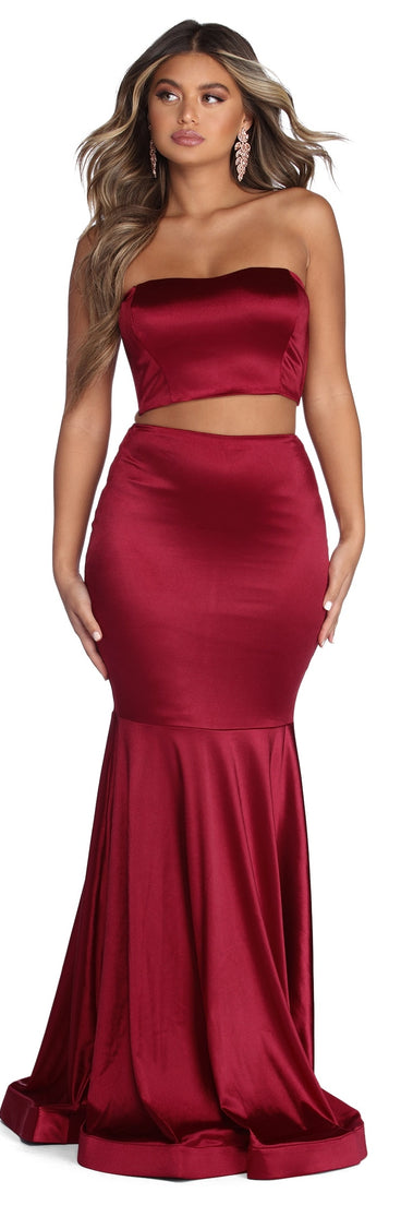 The Harlee Formal Satin Two Piece Dress is a gorgeous pick as your 2023 prom dress or formal gown for wedding guest, spring bridesmaid, or army ball attire!