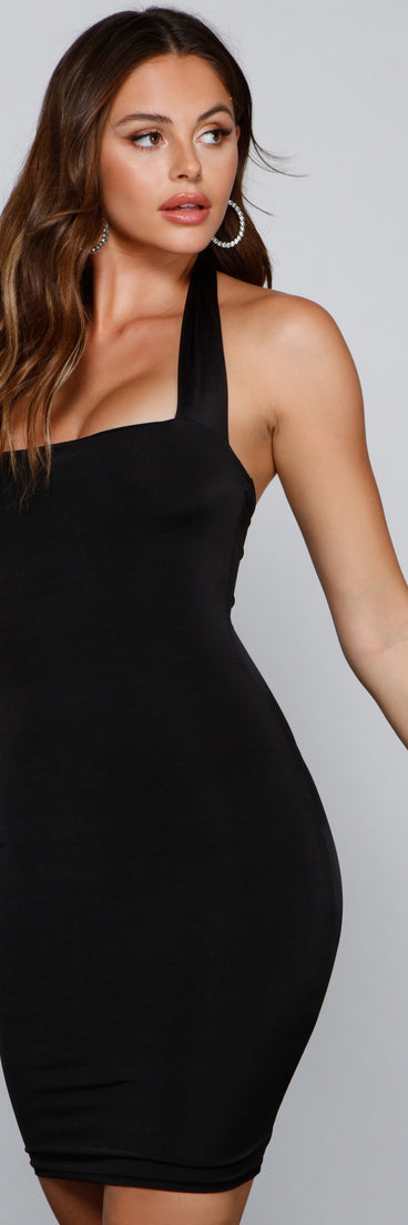 You’ll make a statement in Keeping It Sleek Halter Bodycon as an NYE club dress, a tight dress for holiday parties, sexy clubwear, or a sultry bodycon dress for that fitted silhouette.