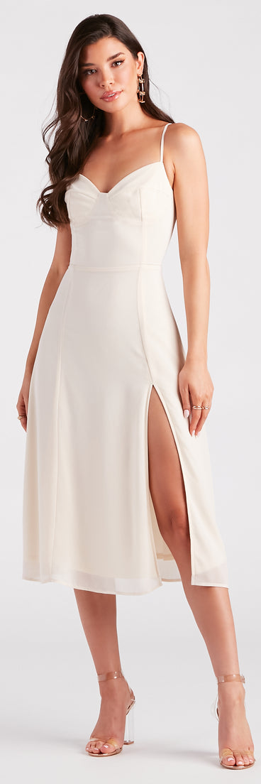 Chic Flowy Chiffon Midi Dress creates the perfect summer wedding guest dress or cocktail party dresss with stylish details in the latest trends for 2023!