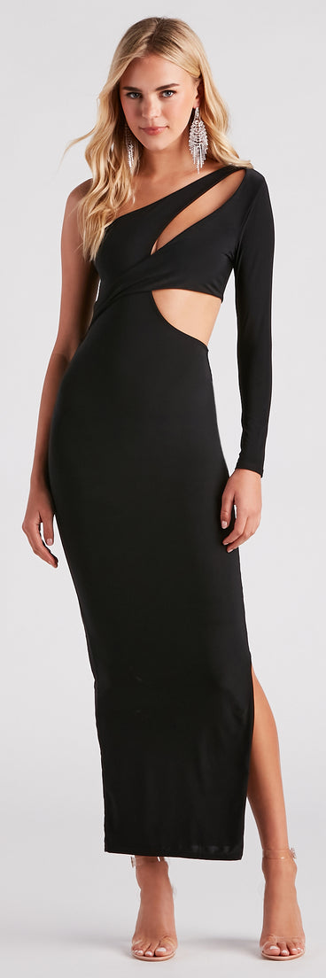 Dream Of Me Long Sleeve Cutout Maxi Dress creates the perfect summer wedding guest dress or cocktail party dresss with stylish details in the latest trends for 2023!