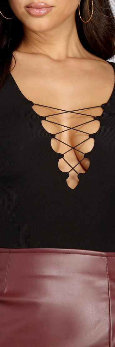 With fun and flirty details, Long Sleeve Lace Up Bodysuit shows off your unique style for a trendy outfit for the summer season!