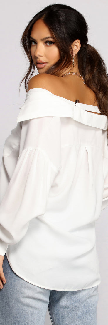 With fun and flirty details, Classic Cutie Oversized Button-Up Tunic shows off your unique style for a trendy outfit for the summer season!