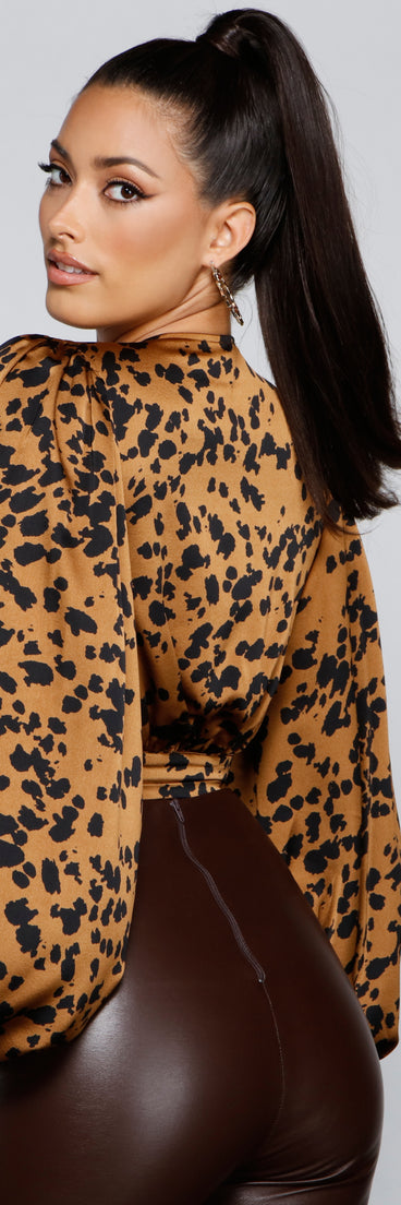 With fun and flirty details, Chic Look Leopard Print Crop Top shows off your unique style for a trendy outfit for the summer season!