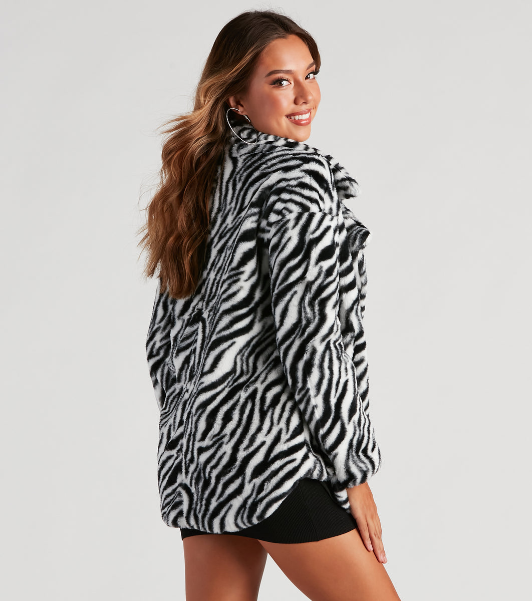 Shaggy oversized coat sinss シンス COLLUSION shaggy faux mongolian fur jacket in blue | ASOS