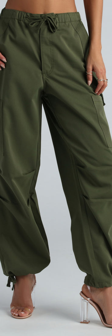 Movin' On Up High-Rise Parachute Cargo Pants is a fire pick to create a concert outfit, 2024 festival looks, outfits for raves, or to complete your best party outfits or clubwear!