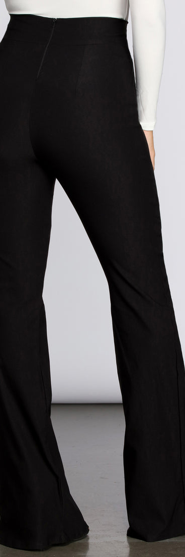 High Waist Flare Pants provides a stylish start to creating your best summer outfits of the season with on-trend details for 2023!