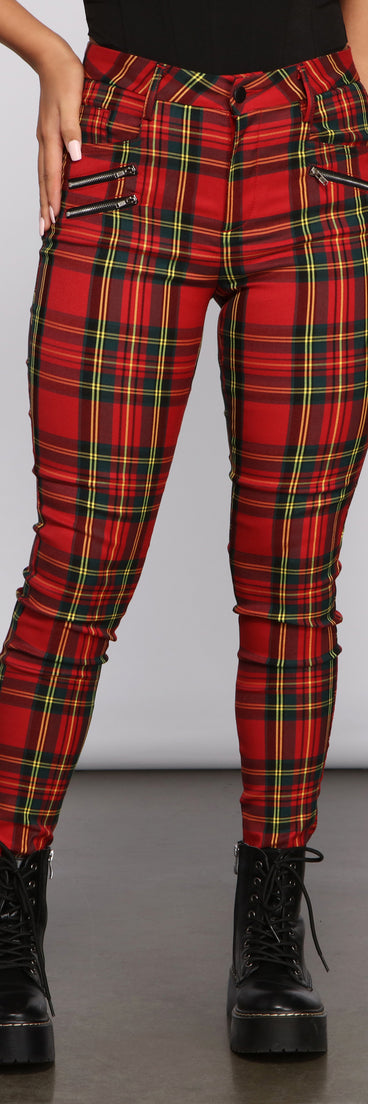 High Rise Zippered Plaid Pants provides a stylish start to creating your best summer outfits of the season with on-trend details for 2023!