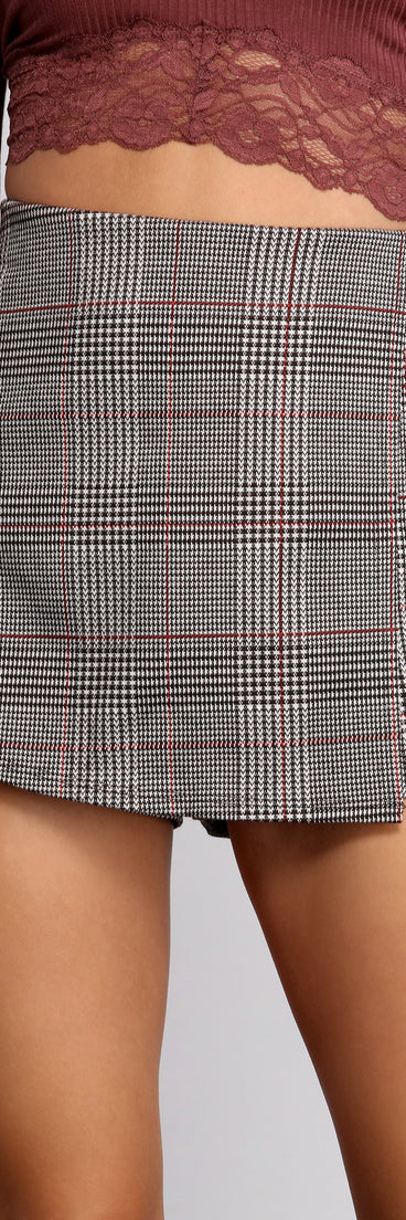 Play On Plaid Skort provides a stylish start to creating your best summer outfits of the season with on-trend details for 2023!