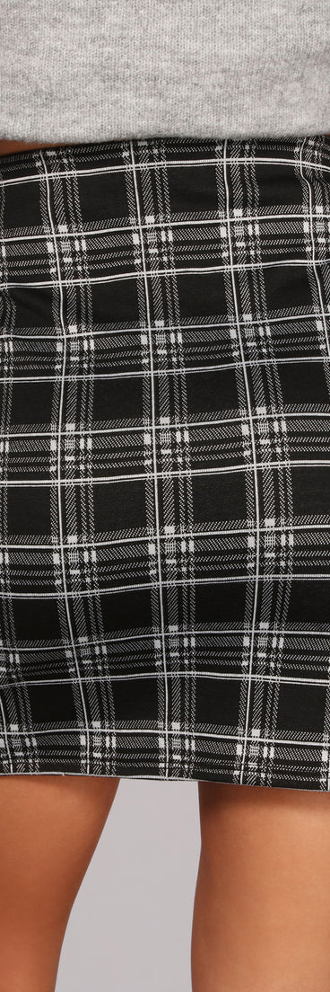 High Waist Faux Wrap Plaid Mini Skirt provides a stylish start to creating your best summer outfits of the season with on-trend details for 2023!