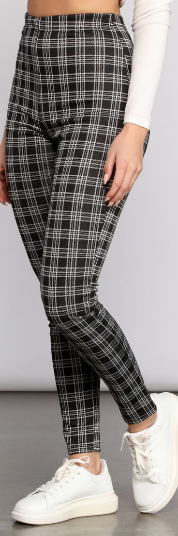 Preppy Plaid Skinny Pants provides a stylish start to creating your best summer outfits of the season with on-trend details for 2023!