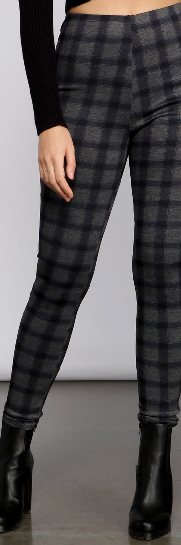 The One High Waist Plaid Pants provides a stylish start to creating your best summer outfits of the season with on-trend details for 2023!