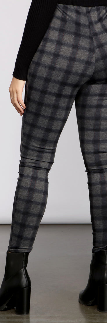 The One High Waist Plaid Pants provides a stylish start to creating your best summer outfits of the season with on-trend details for 2023!