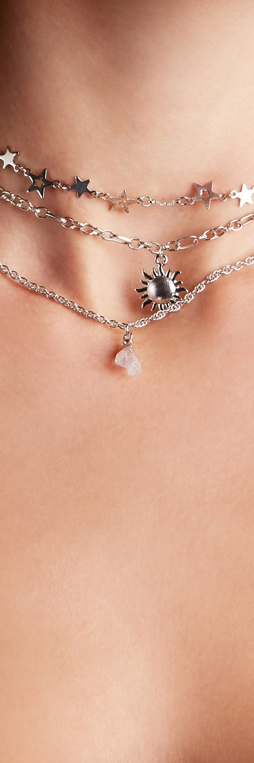 Trendy Charms Choker Necklace Set is a fire pick to create 2023 festival outfits, concert dresses, outfits for raves, or to complete your best party outfits or clubwear!