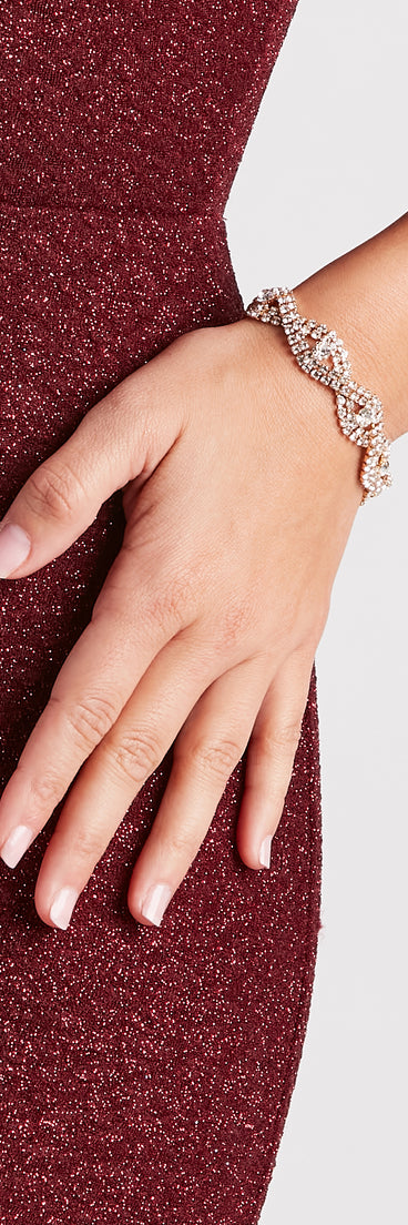 With Divine Glamour Rhinestone Twisted Bracelet as your homecoming jewelry or accessories, your 2023 Homecoming dress look will be fire!