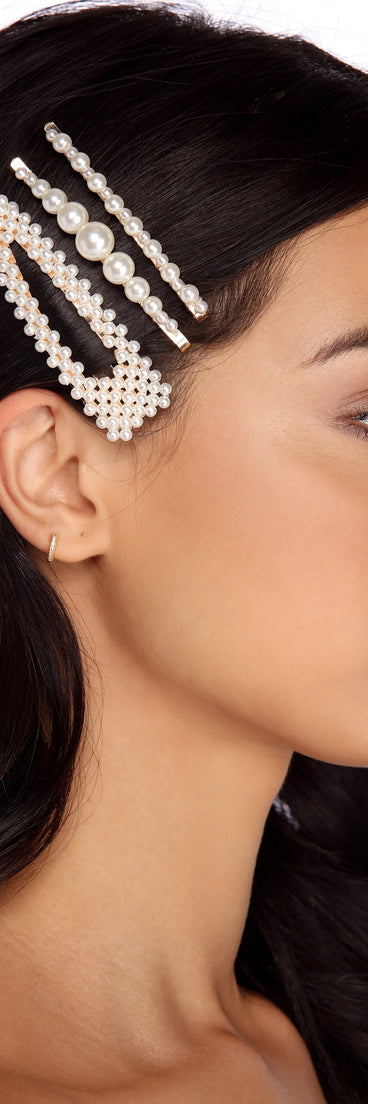 With Pretty In Pearls Hair Pins as your homecoming jewelry or accessories, your 2023 Homecoming dress look will be fire!