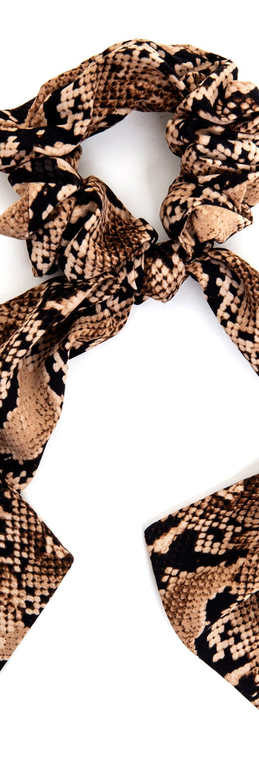 True Colors Snake Print Scrunchie is a trendy pick to create 2023 festival outfits, festival dresses, outfits for concerts or raves, and complete your best party outfits!