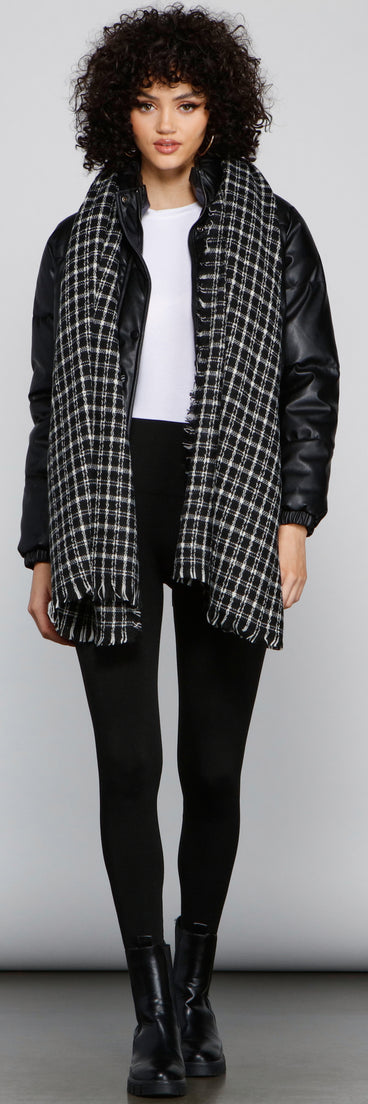 Effortlessly Chic Plaid Scarf