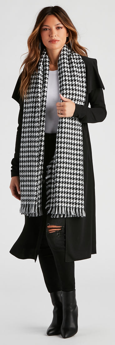 Chic Houndstooth Fringe Blanket Scarf creates the perfect New Year’s Eve Outfit or new years dress with stylish details in the latest trends to ring in 2023!