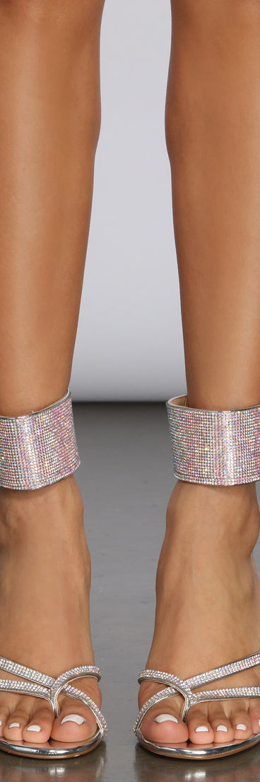 Shine Bright Like A Diamond Heels is the perfect Homecoming look pick with on-trend details to make the 2023 HOCO dance your most memorable event yet!