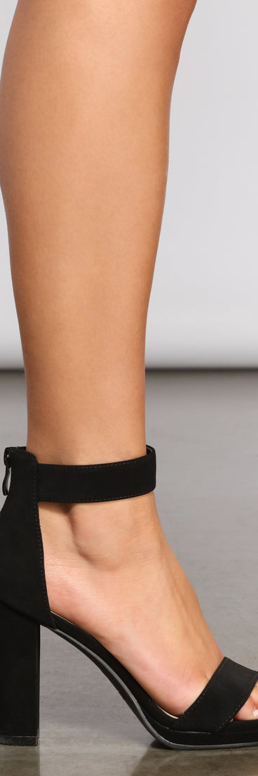Strut In Style Block Heels is the perfect Homecoming look pick with on-trend details to make the 2023 HOCO dance your most memorable event yet!