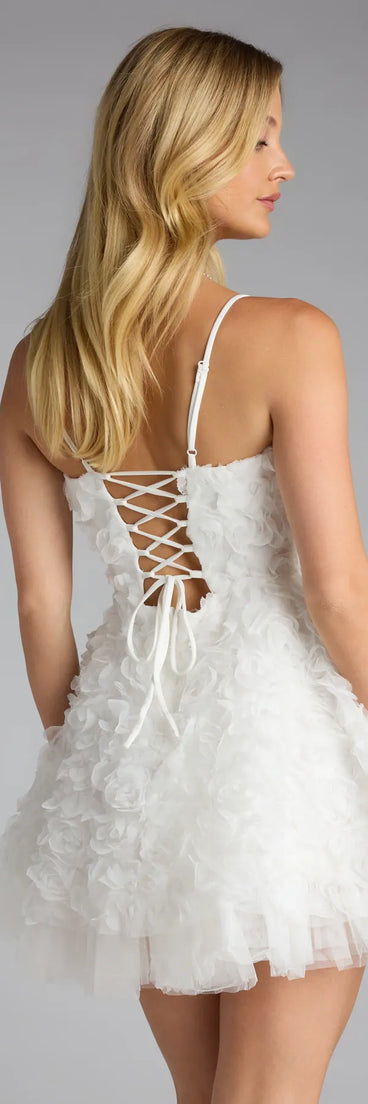 The Hallie Rosette Lace-Up Skater Dress is your new go-to white dress—effortless, versatile, and made to update your fall style in seconds.