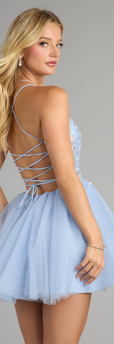 Style your seasonal looks with the Elodie Floral Embroidered Mesh Skater Dress, a trend-right, fall dress designed for any plan on your calendar with new and unqiue details.