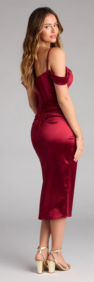 The Selena Satin Cold Shoulder Corset Formal Dress is your new go-to red dress—effortless, versatile, and made to update your fall style in seconds.
