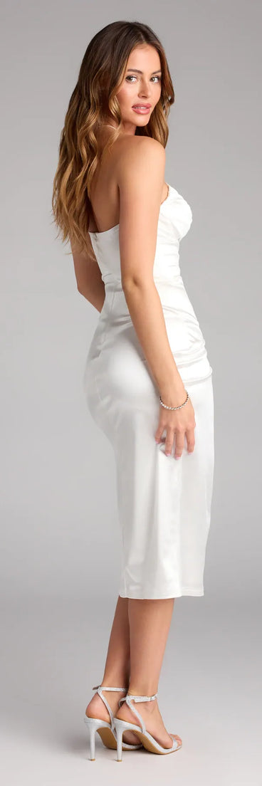 The Karlie Satin Strapless Slit Midi Formal Dress is your new go-to white dress—effortless, versatile, and made to update your fall style in seconds.