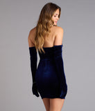 The Lisa Velvet Mini Dress With Gloves is your new go-to Windsor dress—effortless, versatile, and made to update your fall style in seconds.