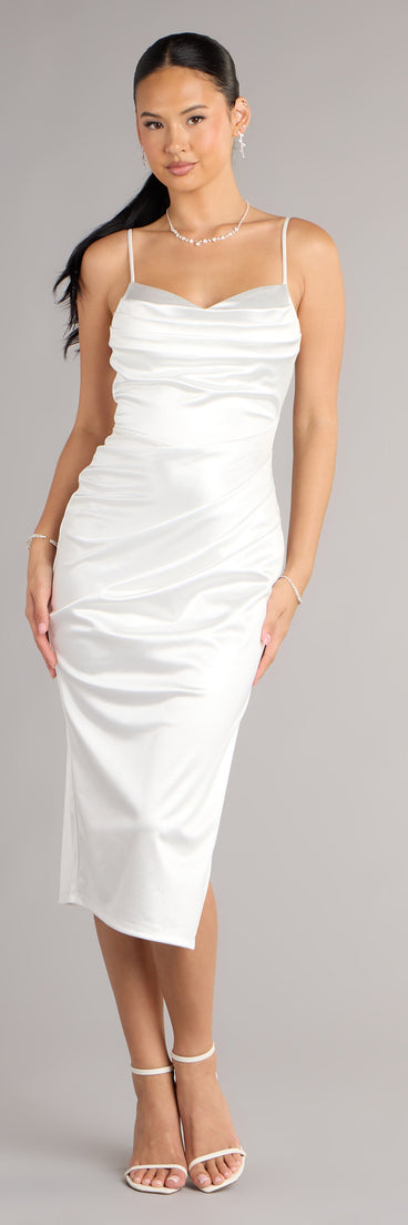 The Maggie Satin Bodycon Formal Dress is your new go-to Windsor dress—effortless, versatile, and made to update your fall style in seconds.