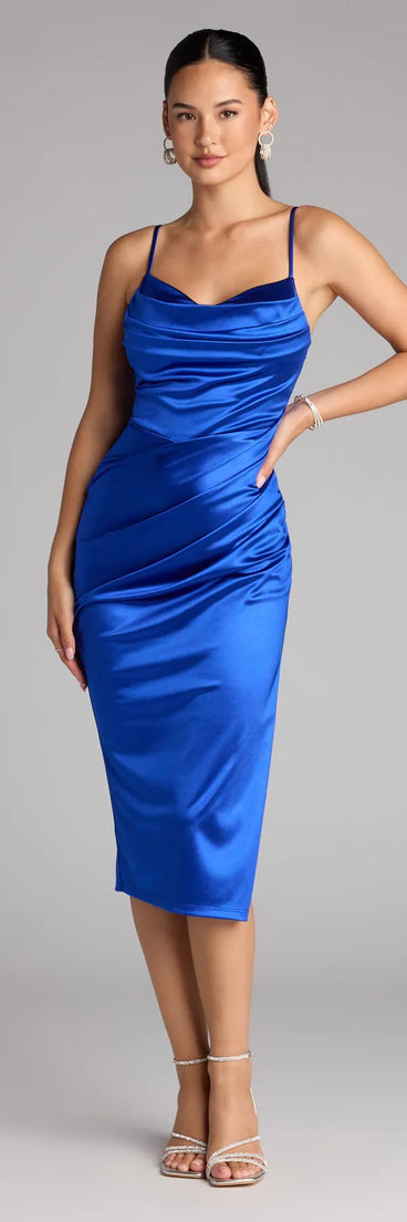 Style your seasonal looks with the Maggie Satin Bodycon Formal Dress, a trend-right, royal blue fall dress designed for any plan on your calendar with new and unqiue details.