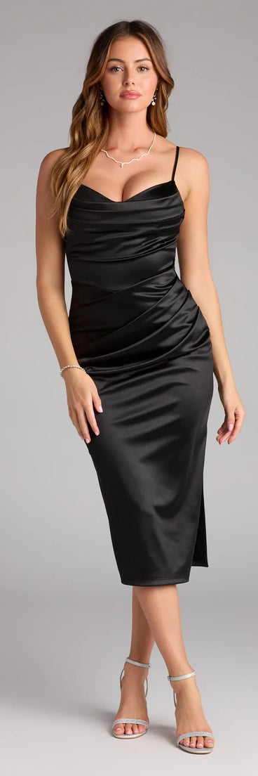 Style your seasonal looks with the Maggie Satin Bodycon Formal Dress, a trend-right, black fall dress designed for any plan on your calendar with new and unqiue details.