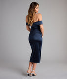 Style your seasonal looks with the Kayley Off-The-Shoulder Midi Formal Dress, a trend-right, fall dress designed for any plan on your calendar with new and unqiue details.