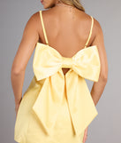 Style your seasonal looks with the Amalia Bow A-Line Satin Short Dress, a trend-right, fall dress designed for any plan on your calendar with new and unqiue details.